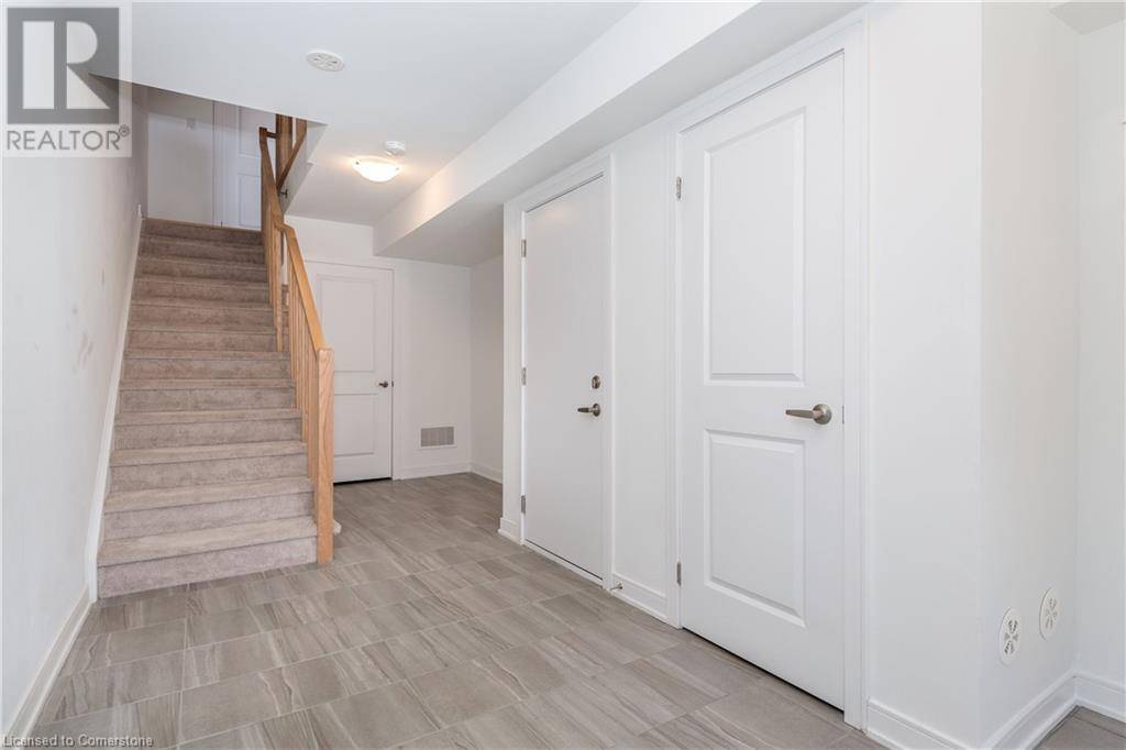 Barrie, ON L9J0N4,33 RED MAPLE Lane