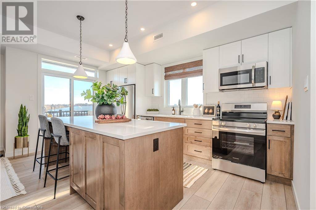 Guelph, ON N1H1G8,824 WOOLWICH ST #102