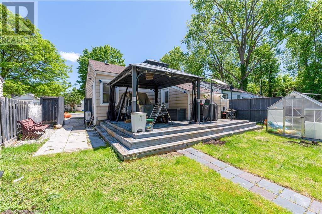 Brantford, ON N3S5X9,294 BROCK Street