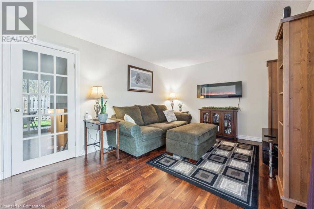 Kitchener, ON N2A2R8,211 VERONICA DR #29