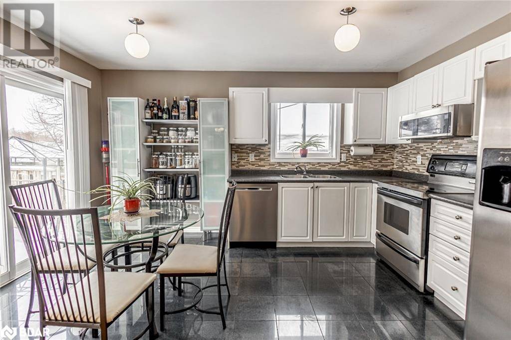 Barrie, ON L4M7E5,115 LION'S GATE Boulevard