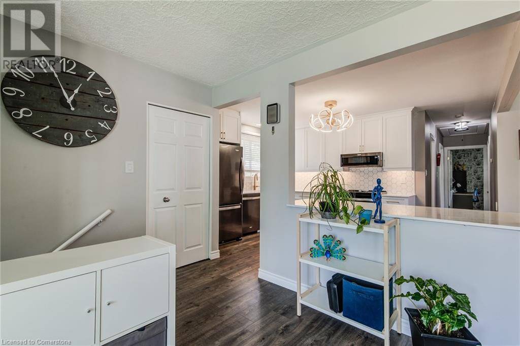 Kitchener, ON N2E1W2,23 GRAYWOOD Court