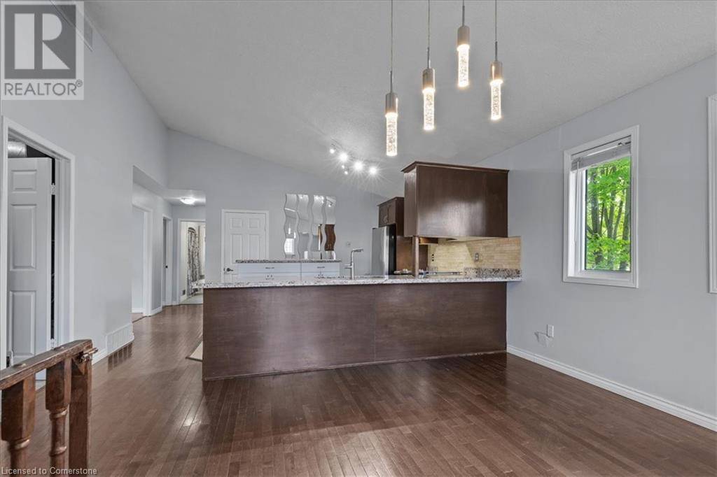 Kitchener, ON N2E3T4,3 WISTERIA Court