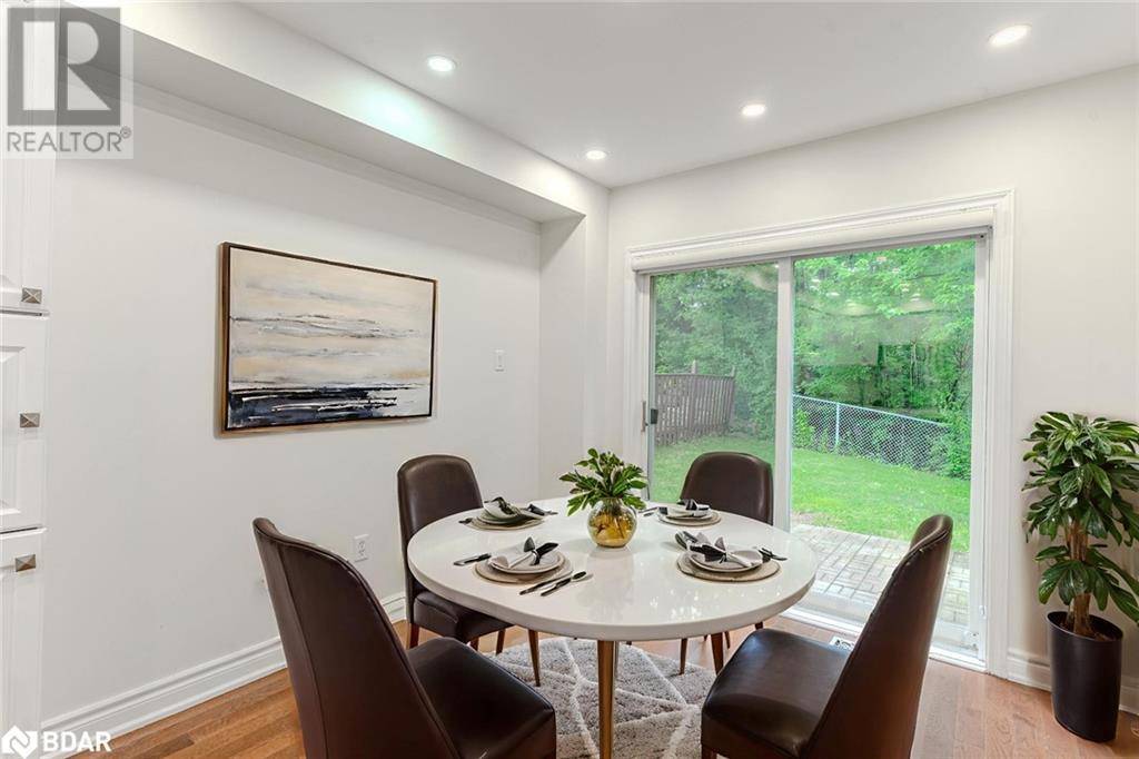 Barrie, ON L4N5R5,9 MCKENZIE Crescent