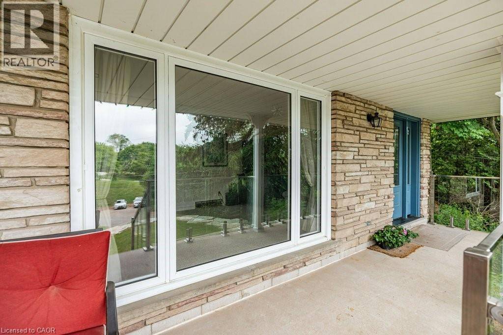 Dundas, ON L9H2S7,52 PARKSIDE Avenue