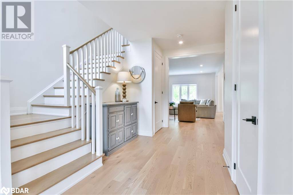 Barrie, ON L4N6J9,61 MUIRFIELD DRIVE Drive