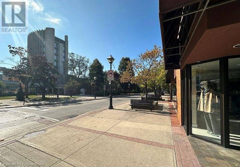 Burlington, ON L7S1G6,442 BRANT ST #204