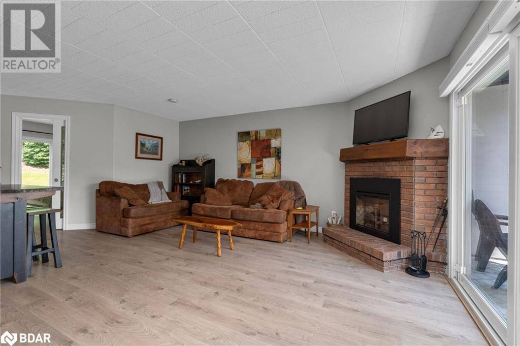 Oro-medonte, ON L4M4Y8,1102 HORSESHOE VALLEY RD West #216