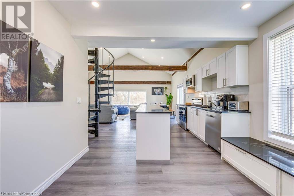 Lincoln, ON L0R1B1,3590 LAKESHORE Road