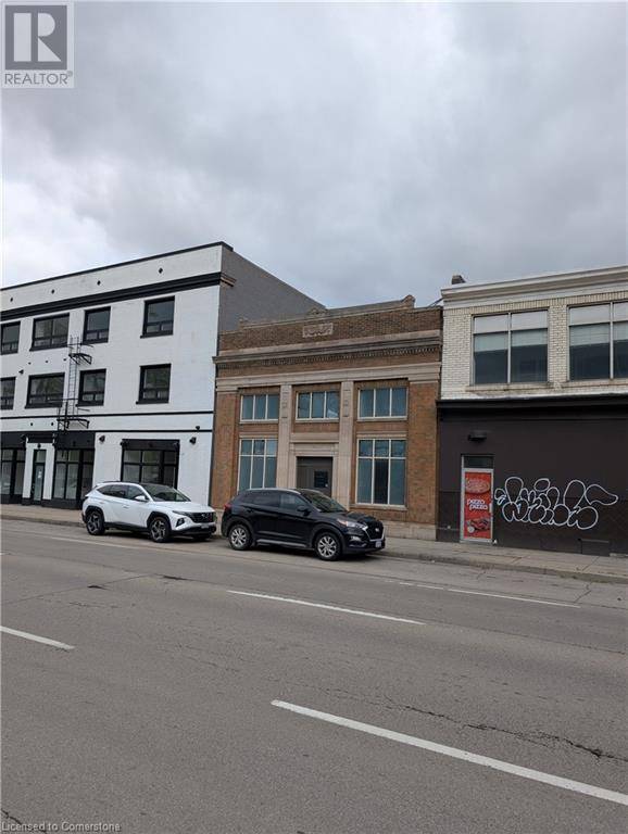 Hamilton, ON L8M1N5,1091 (2ND FLOOR) MAIN Street E
