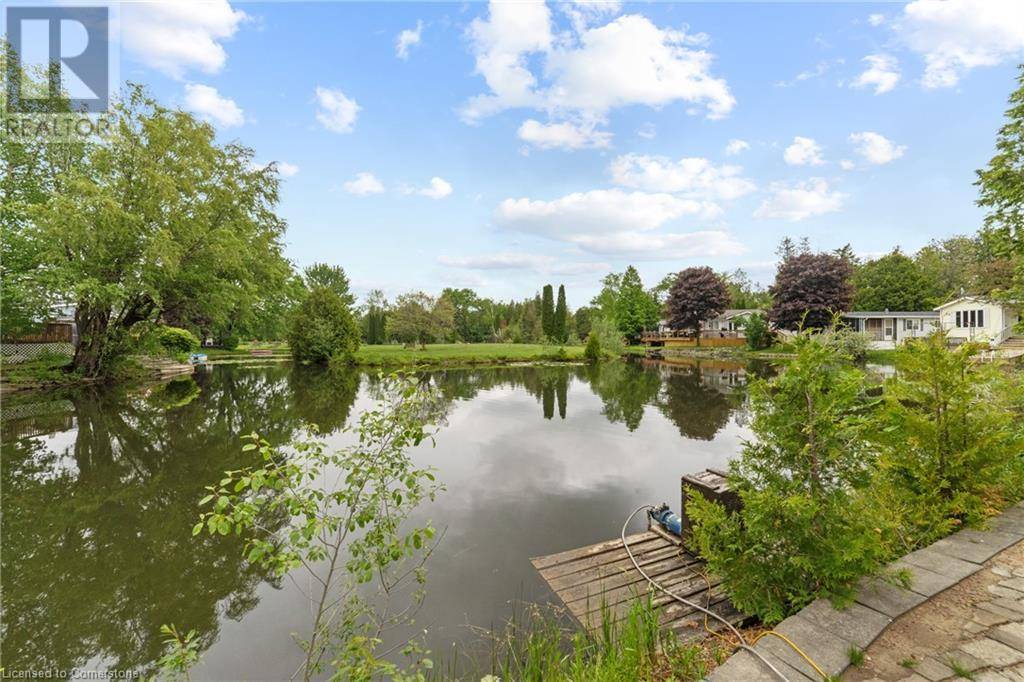 Puslinch, ON N0B1J0,16 PINE Road