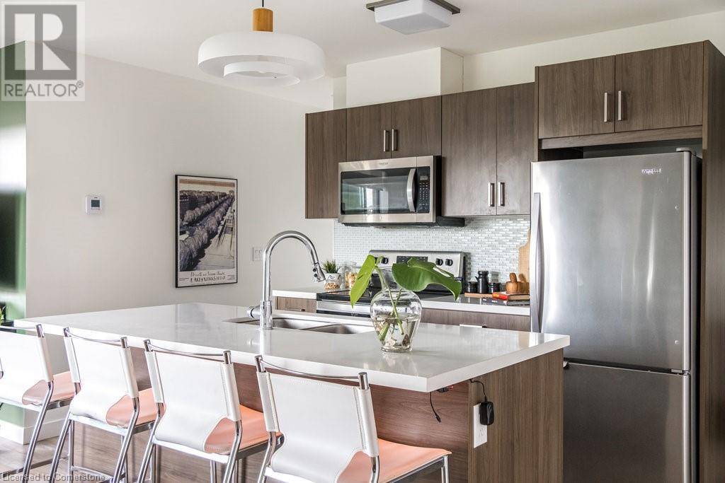 Hamilton, ON L8N1Z4,467 CHARLTON AVE East #404
