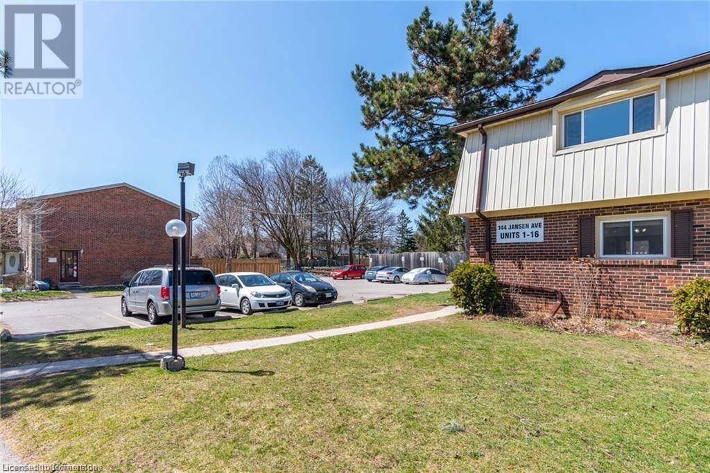 Kitchener, ON N2A2L7,144 JANSEN AVE #2