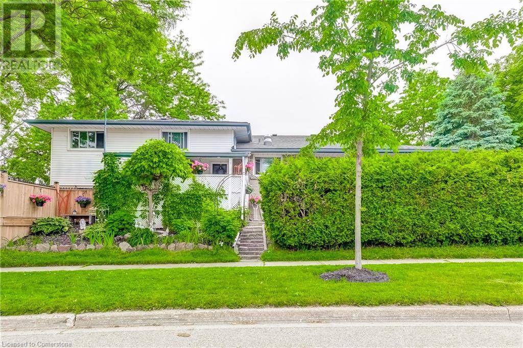 Burlington, ON L7P3S5,2034 CANNING Court