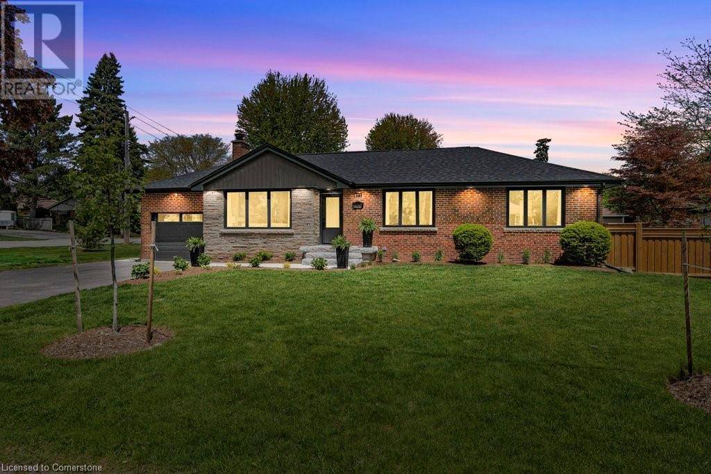 Burlington, ON L7T3A8,877 CONDOR Drive