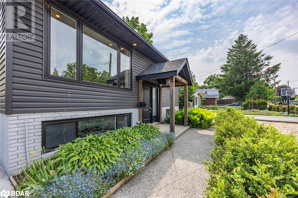 Barrie, ON L4M2G6,171 STEEL Street