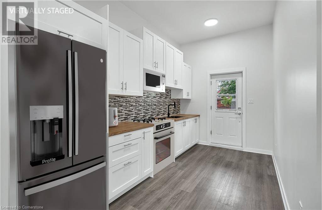 Hamilton, ON L8N2R3,111 WELLINGTON Street S