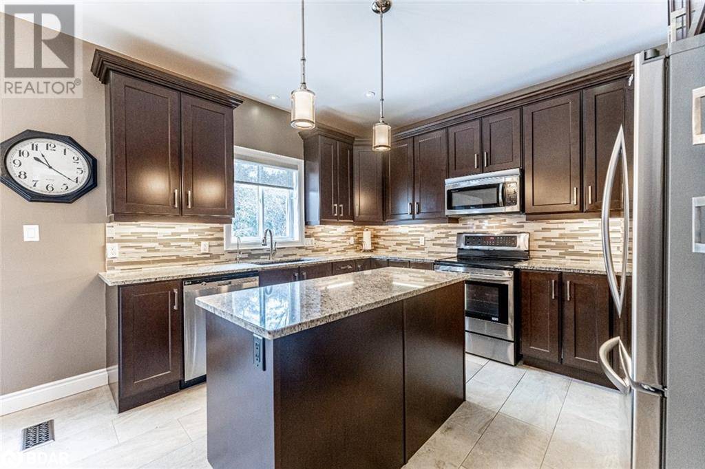Innisfil, ON L9S2K6,3213 BEACH Avenue