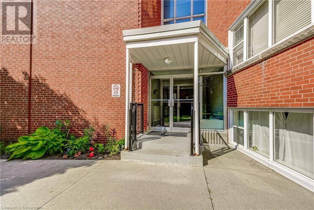 Burlington, ON L7R1R8,2052 COURTLAND DR #104
