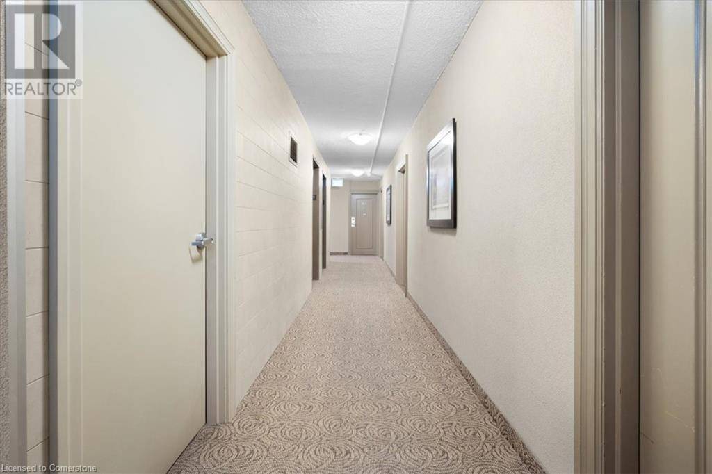Burlington, ON L7T3Z7,975 WARWICK CT #806