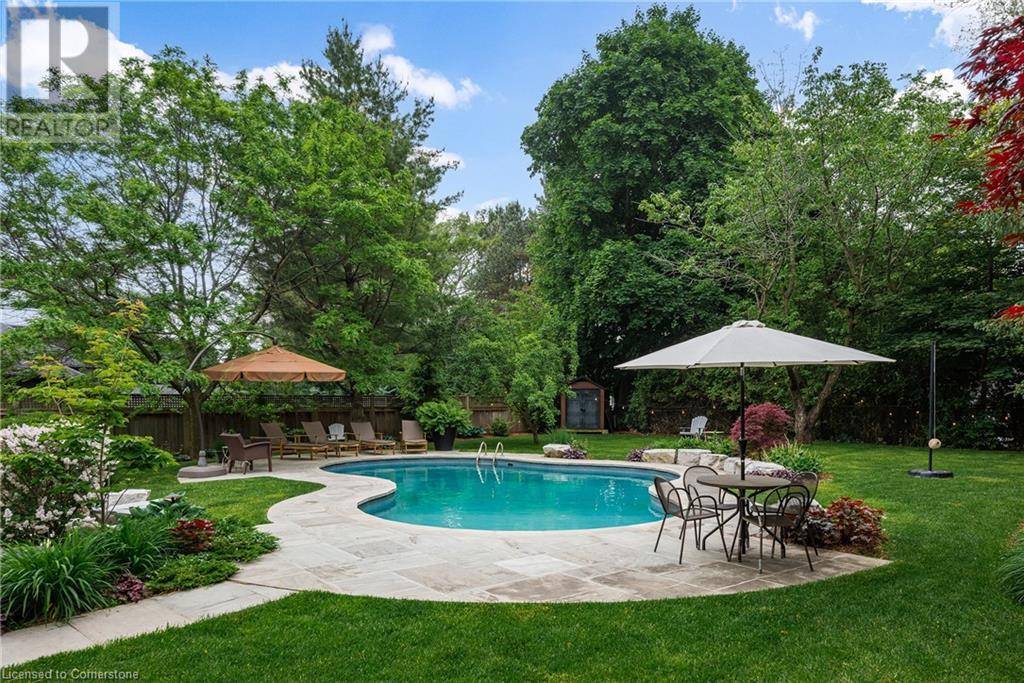 Oakville, ON L6J4V5,272 MAPLE GROVE Drive