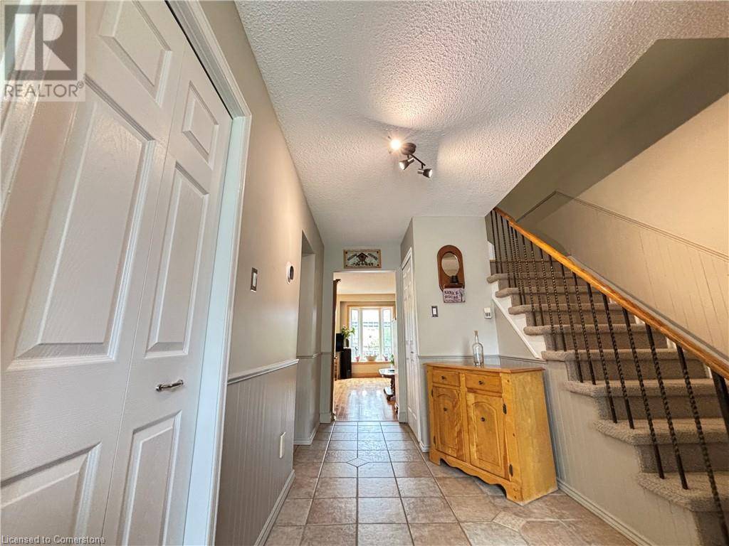 Mississauga, ON L5N1Y5,7163 FAYETTE Circle