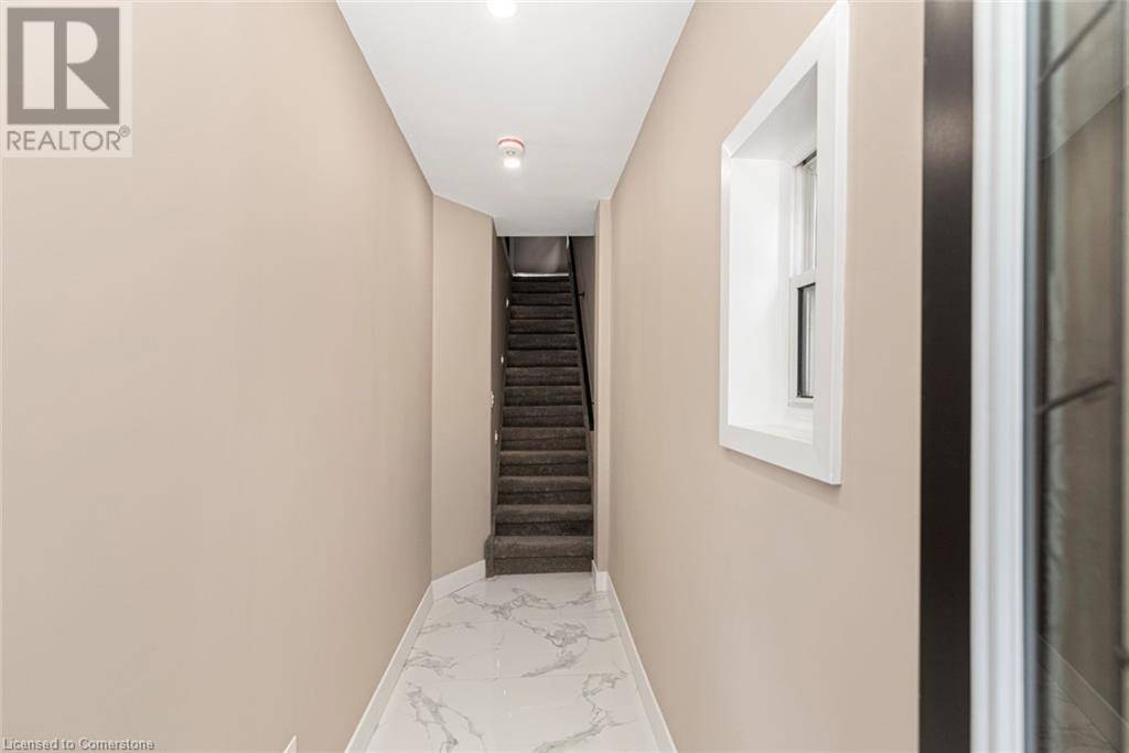 Hamilton, ON L8M2H2,200 SANFORD Avenue S