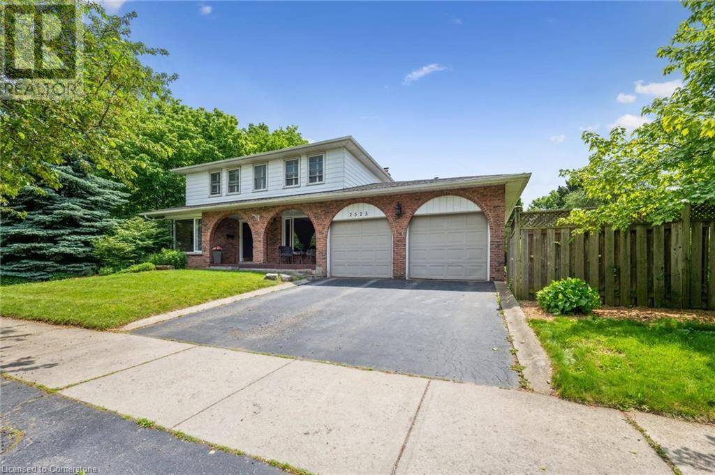 Oakville, ON L6L5E8,2525 WOBURN Crescent