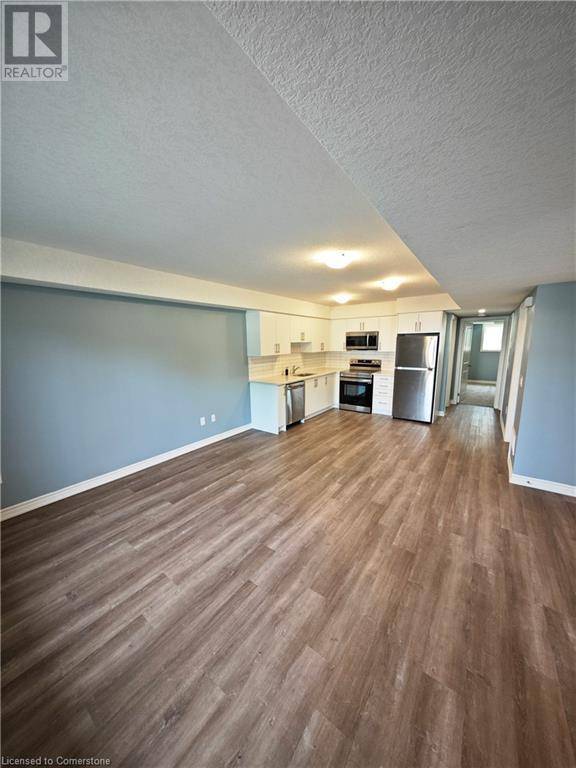 Kitchener, ON N2R1N3,243 CHAPEL HILL Drive