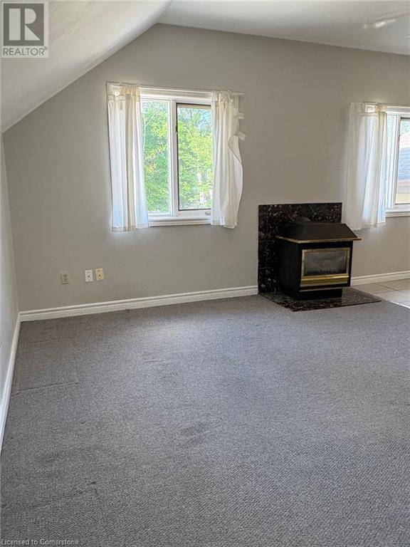 Kitchener, ON N2H4L8,25 ST LEGER ST #D