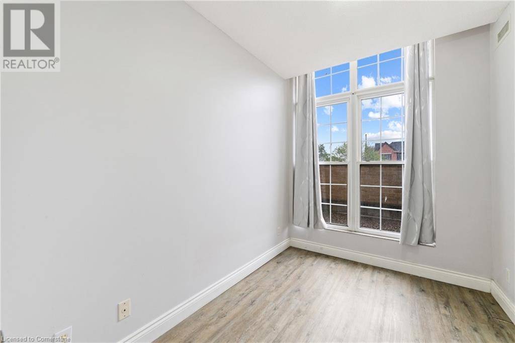 Hamilton, ON L8P2Z6,135 JAMES ST South #106