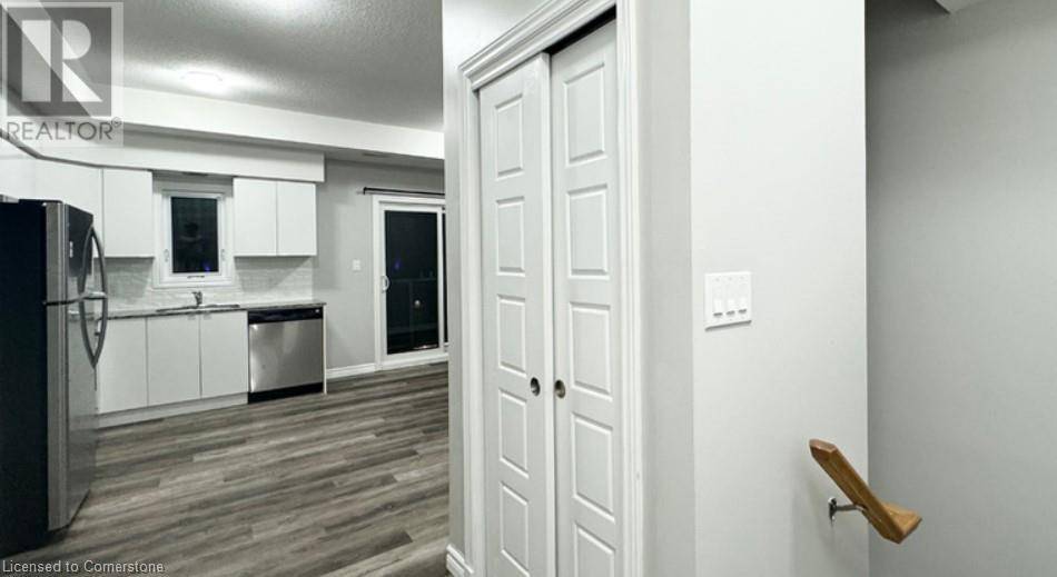 Kitchener, ON N2N3K6,1430 HIGHLAND RD West #B19