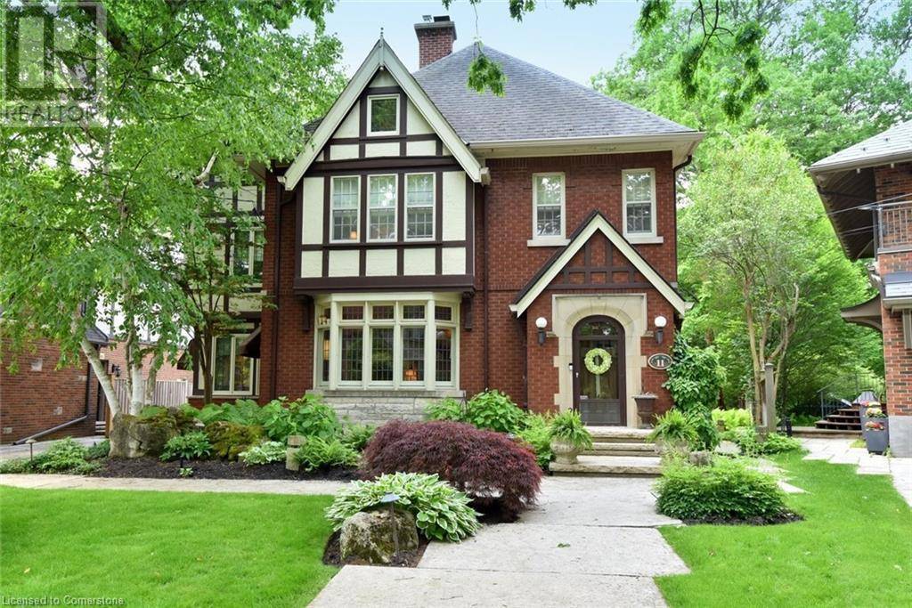 Hamilton, ON L8S4C2,11 OAK KNOLL Drive
