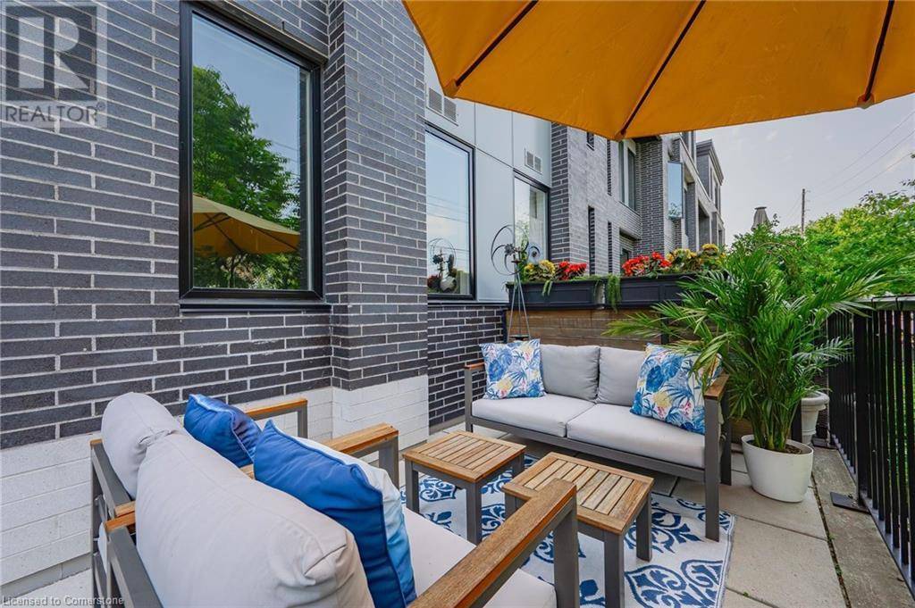 Guelph, ON N1E0P5,53 ARTHUR ST South #AT6