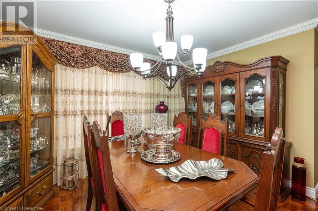 Mississauga, ON L5C3G9,2545 POLLARD Drive
