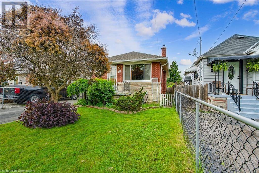 Hamilton, ON L8H5T7,169 ADELINE Avenue