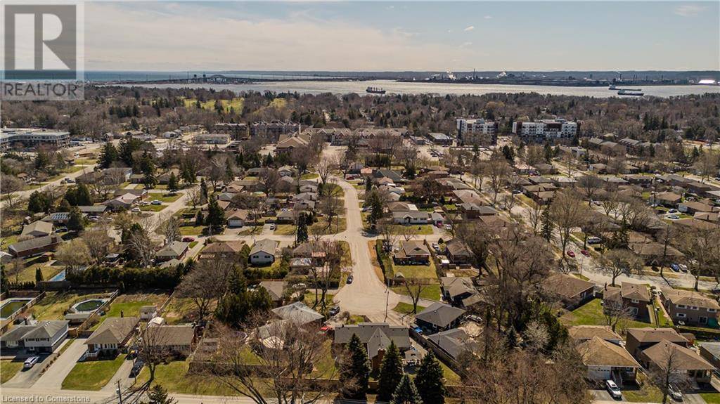 Burlington, ON L7T3C5,1100 DOVERCOURT Avenue