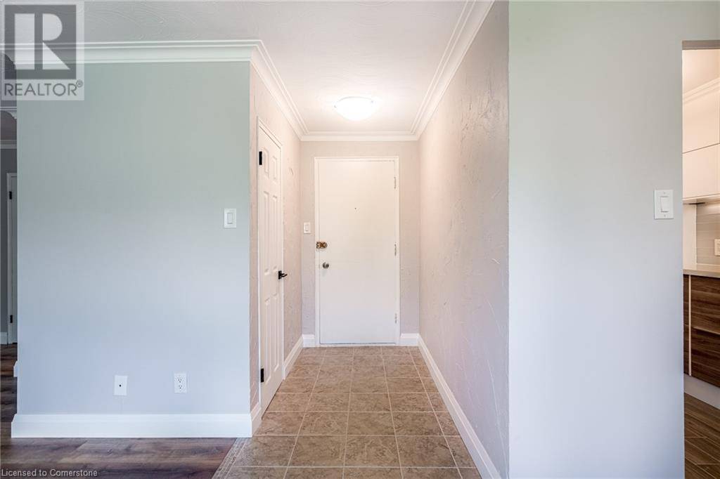 Burlington, ON L7R1R8,2052 COURTLAND DR #403