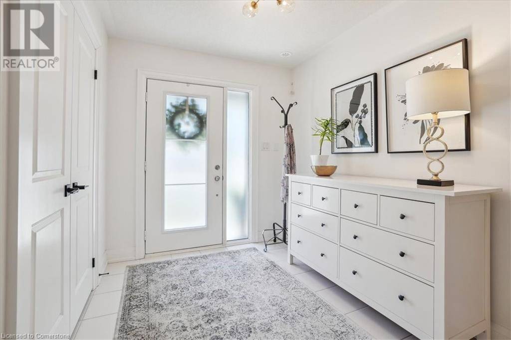 Burlington, ON L7R1Y4,2071 GHENT AVE #3