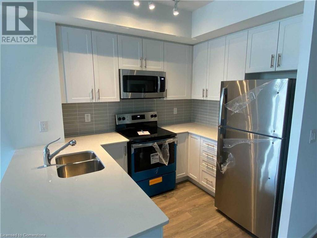 Grimsby, ON L3M0H9,550 NORTH SERVICE RD #213