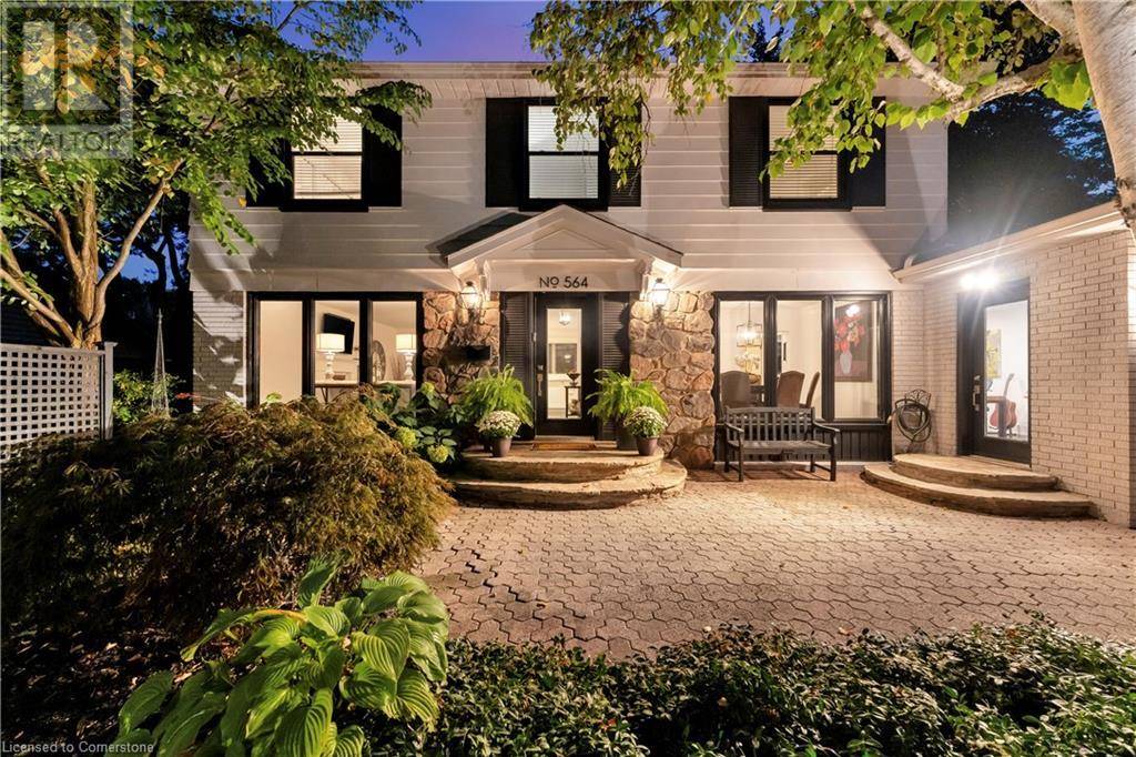 Burlington, ON L7N2T1,564 ROSEDALE Crescent