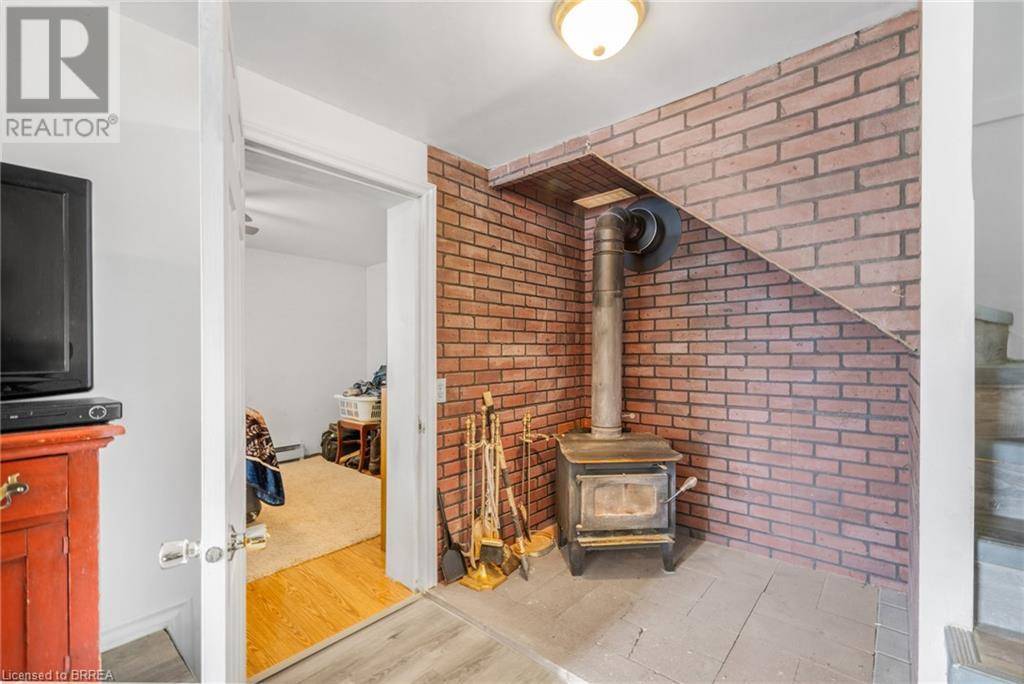 Brantford, ON N3T1W5,6 PATRICIA Street