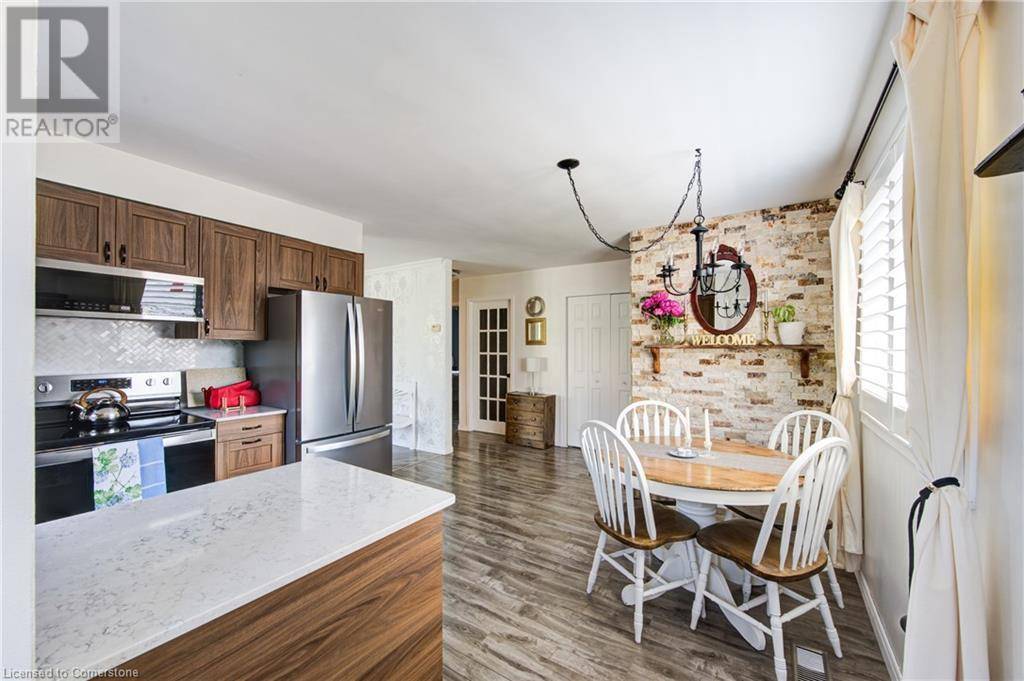 Woodstock, ON N4S2T9,275 HILLSIDE Drive