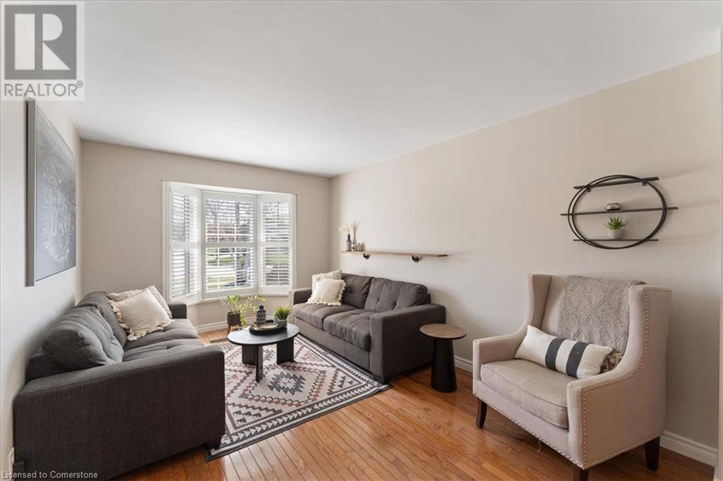 Grimsby, ON L3M5B4,8 JEANETTE Avenue