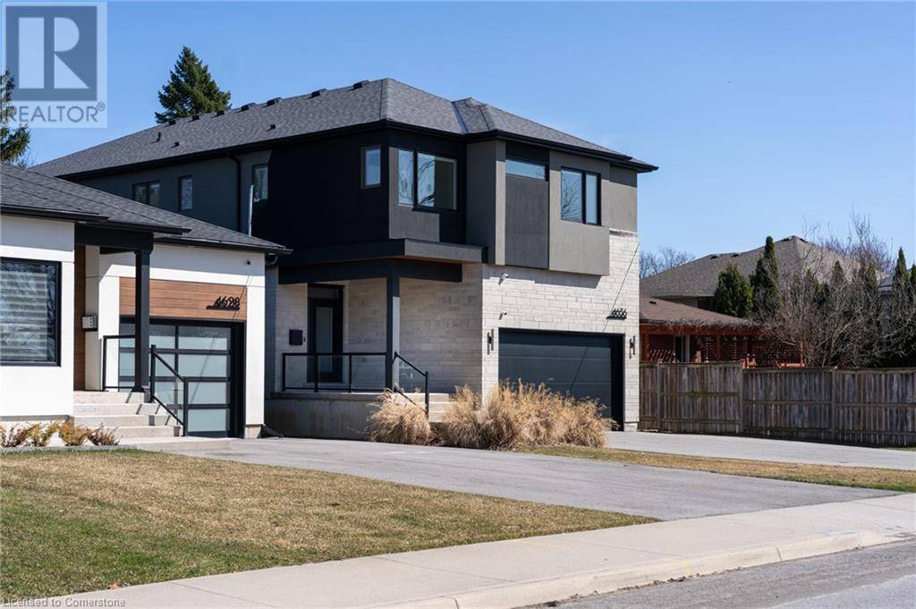 Niagara Falls, ON L2H1M6,4636 LEE Avenue
