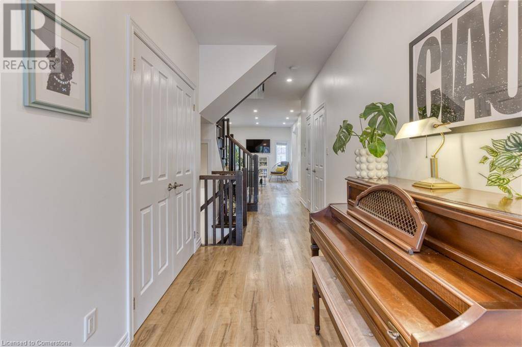 Kitchener, ON N2K0B2,64 CONDOR Street