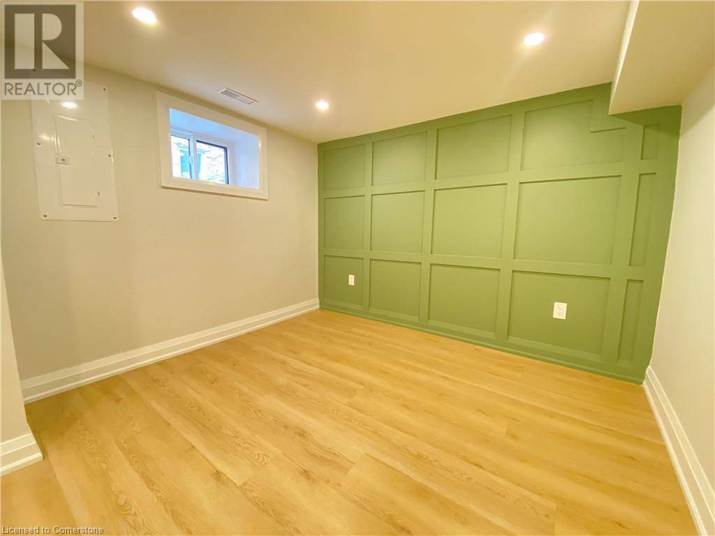 Hamilton, ON L8M2G7,79 SANFORD AVE South #4