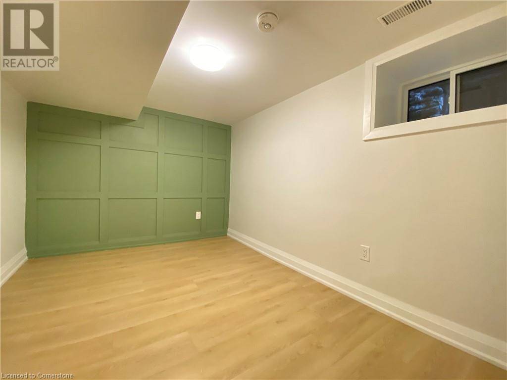 Hamilton, ON L8M2G7,79 SANFORD AVE South #4