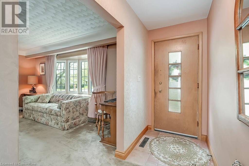 Burlington, ON L7L2E2,327 STRATHCONA Drive