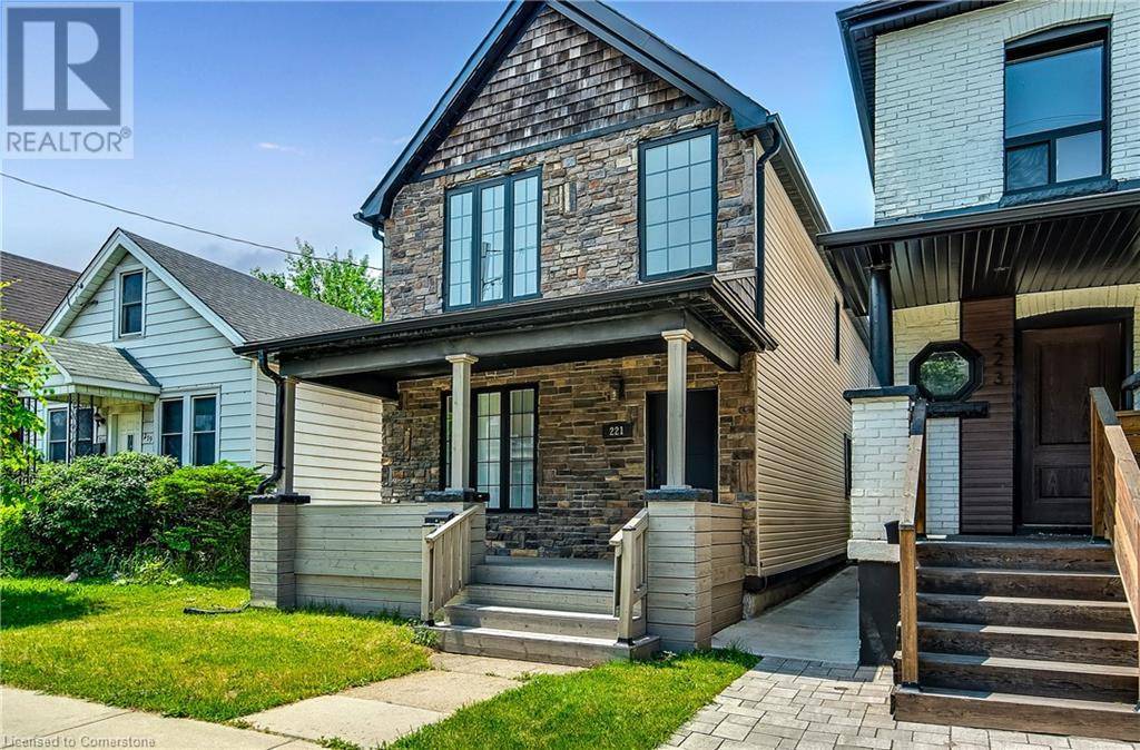 Hamilton, ON L8L7P8,221 ROSSLYN Avenue N